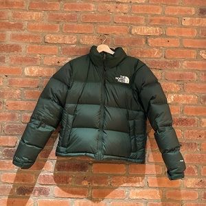 New puffer jacket Northface, porté 2 x seulement.(Modèle 700)Small.